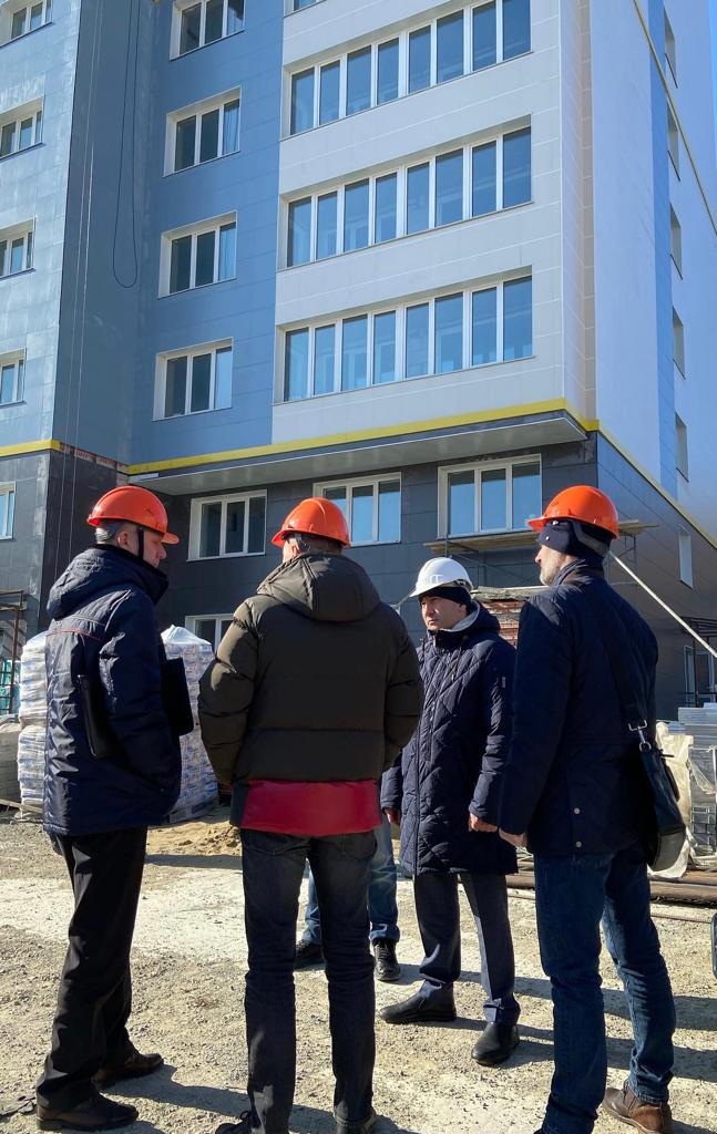 Глава города оценил ход строительства многоквартирного жилищного комплекса «Энтузиаст»